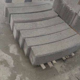 鄂尔多斯芝麻白弧形路牙石