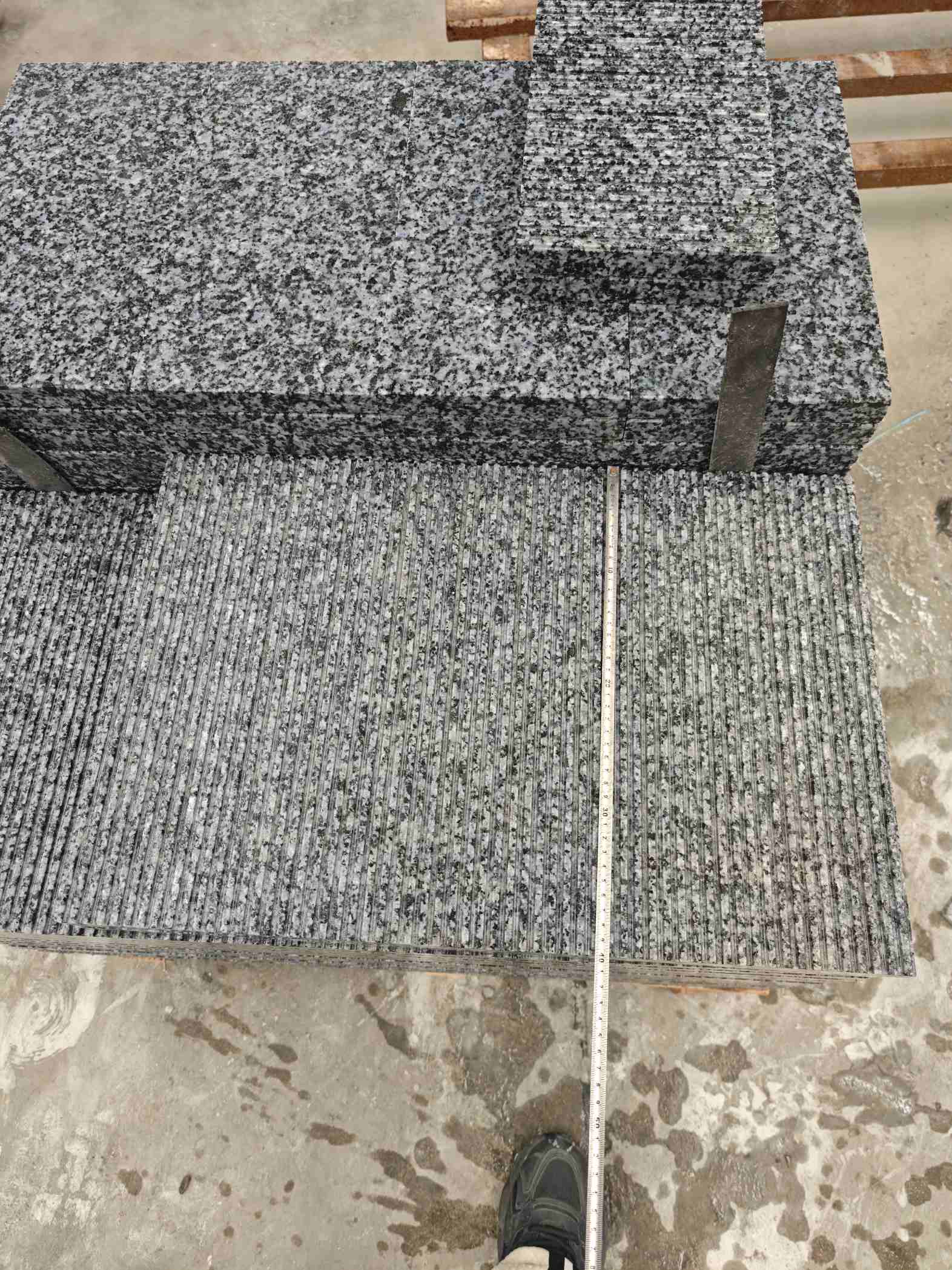 鄂尔多斯芝麻黑拉丝面